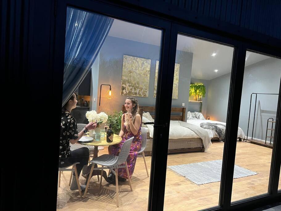 Luxury Lodge In The Treetops Llanbrynmair エクステリア 写真